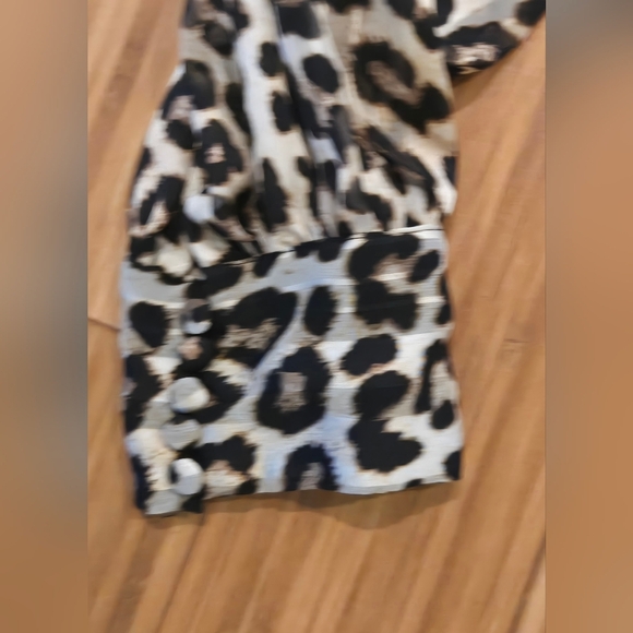 NWOT H & M Leopard Print Top - Picture 4 of 10